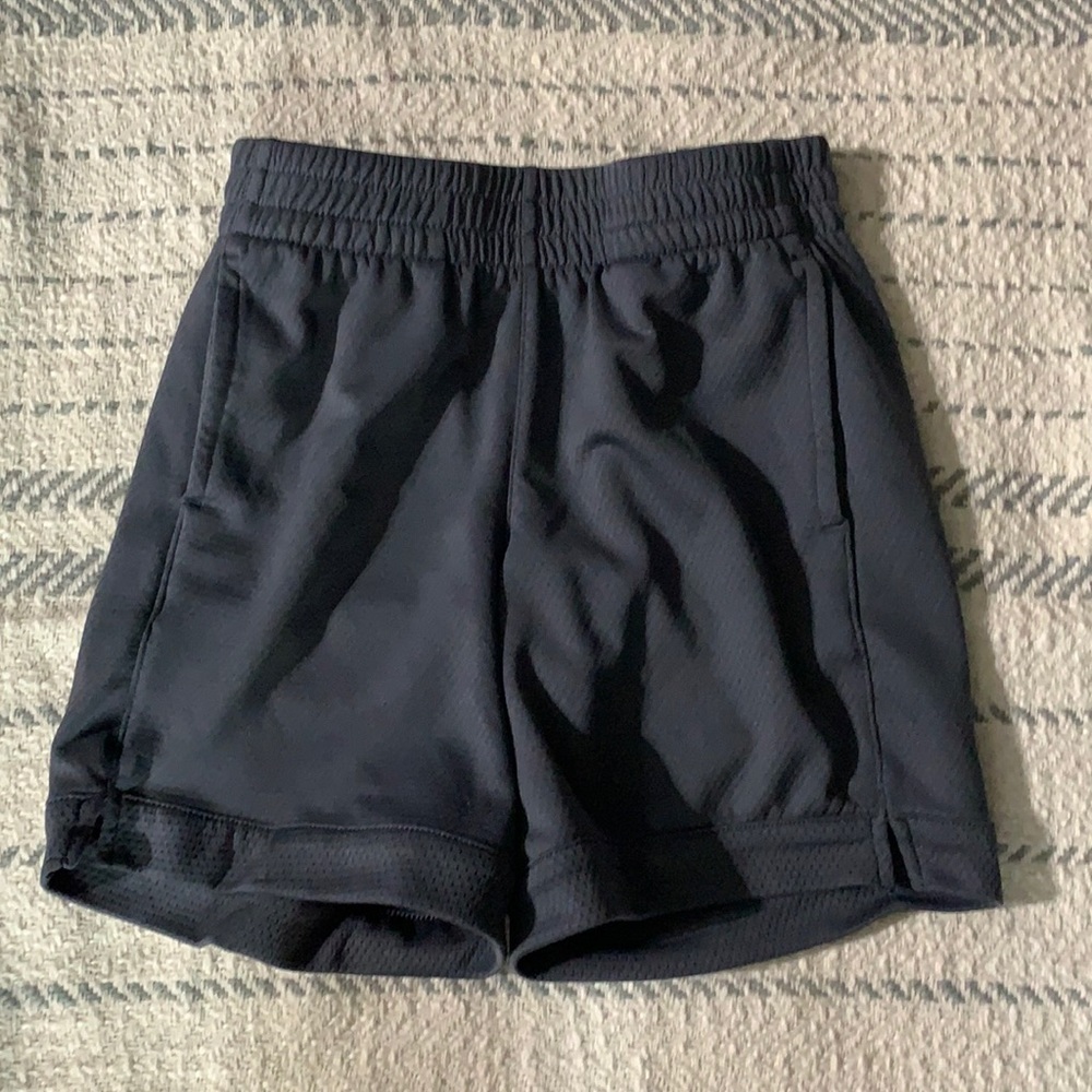 Girls athletic shorts size 6-6x grey